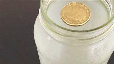 Why you should always put a coin in the freezer before you leave home