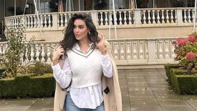 ياسمين صبري تثير الجدل بظهورها مع جوني ديب..تصرفهما حديث الجمهور 