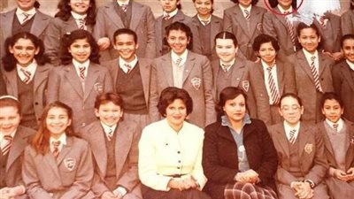 هذه الطفلة أصبحت فنانة شهيرة ووالدها نجم كبير في مصر.. لن تصدق من هي؟