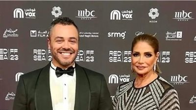 لن تصدق من هو الشاب الوسيم الذي ظهر مع سوسن بدر