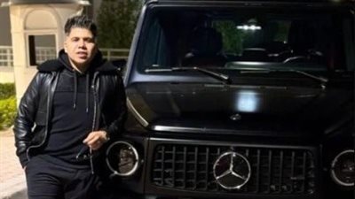 ملاحظة غريبة في صورة سيارة عمر كمال الجديدة