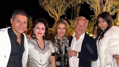 ملاحظة غريبة في صورة إلهام شاهين وساويرس في الجونة السينمائي