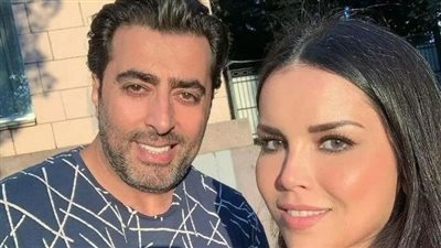 زواج باسم ياخور للمـرة الثانية في سن الـ52 يـشـ.ـعل مواقع التواصل.. والمفاجأة في عروسته ( فـنانة شـابة )