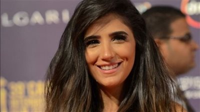 ظهور جرئ لـ مي عمر يثير الجدل على مواقع التواصل