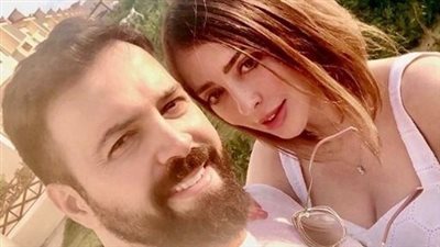 «أوسم من تيم حسن».. ظهور مفاجئ لزوج وفاء الكيلاني الأول الذي غيّر ديانته للزواج منها
