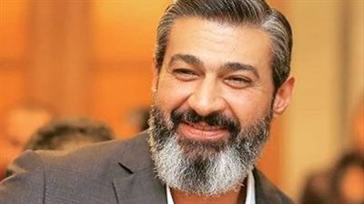 لن تصدقوا من هي الفنانة الشهيرة التي كانت خطيبة ياسر جلال 