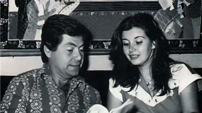 طلّق الفنانة ميرفت أمين لهذا السبب الخطېر .. أول صورة للممثلة الشابة التي خرّبت بيت حسين فهمي وخطفته منها!!