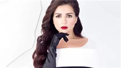 صورة مسربة من زفاف الفنانة مي عز الدين الذي اخفته عن الجميع!!.. بدت كالأميرات بفستان الزفاف الأبيض والمفاجأة في هوية العريس!!شاهد