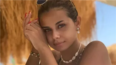 خطوبة الفنانة منة عرفة بحفل اسطوري من نجم شهير يهز الوسط ويصعق طليقها محمود المهدي!!تسريب أول الصور وهما متشابكين باليد!!
