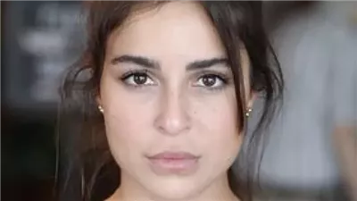 تفقد الفنانة سارة ابي كنعان سيطرتها وتسقطها أرضاً خلال تصوير مسلسل الثمن.. موقف محرج جعلها تتمنى الارض تنشق وتبتلعها! 