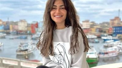 ملاحظة غريبة في صورة منة فضالي.. ما هي؟