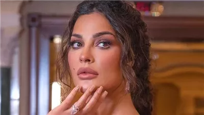 مفاجأة من العيار الثقيل حبيب الفنانة نادين نجيم يعرض عليها الزواج بخاتم ماسي امام الجميع والصدمة في رد الفنانة وتعليقها على الموقف..  فيديو