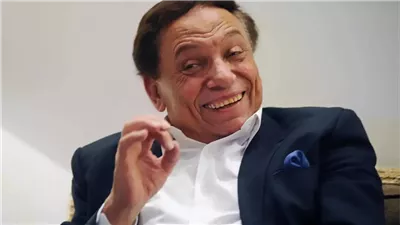 لن يعرفه احد.. أول صورة للزعيم عادل امام بعد تدهور حالته الصحية واعتزاله الفن رسمياً