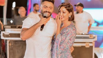 بسمة بوسيل تنشر أول صورة لها مع تامر حسني والجمهور مصډوم!