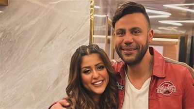 ابنة فنان شهير.. من هي الفتاة التي ظهرت مع محمد إمام؟