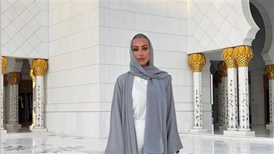  مايا دياب بظهور غريب