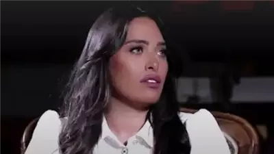 طرد الفنانة سارة الزكريا من مصر يشعل السوشيال ميديا.. لن تصدقوا ماذا فعلت!