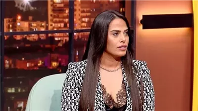 مصير مؤلم ومحزن للغاية للفنانة سارة الزكريا.. دولة أخرى تمنعها من الغناء بعد مصر والجمهور مصډوم!!