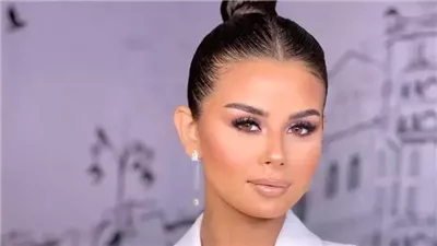 “المهر قصر ومليون دولار”… منة عرفة تطلّق العزوبية وتحتفل بزفافها بعمر الـ 24 عام.. لن تتخيّلوا من هو العريس الملياردير !!