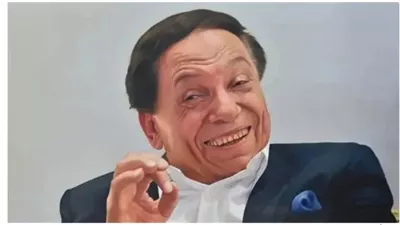طلع أصلع زي سمير غانم عادل إمام خدعنا طوال السنوات الماضية وصورته بدون باروكة صدمت الجماهير!!