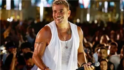 مافعله هذه المره غريب ولايمكن استيعابه.. الفنان عمرو دياب يشعل مواقع التواصل الاجتماعي بهذا الفعل 
