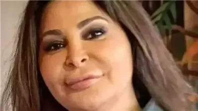 تفاجأ الوسط الفني.. ظهور منفوخ ومفاجئ لـ حمل الفنانة “إليسا “يفاجئ الجدل بإطلالتها الجديدة وبطنها منفوخة!!