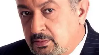 أسرار من طفولة نور الشريف وأسباب كرهه لوالدته.. وكيف عادت علاقته تتحسن بها من جديد..؟!