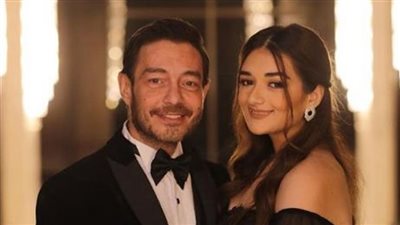 ملك أحمد زاهر تستعين بطبيب نفسية 