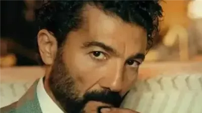 بعد صڤعة عمرو دياب.. خالد النبوي يرفض تصوير أحد المعجبين له وينفعل عليه.. ما الحكاية..؟!
