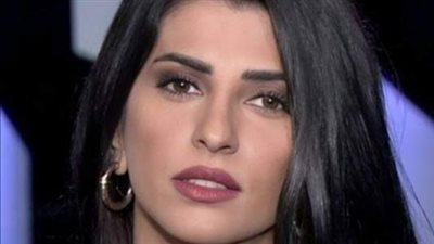 “ما فعلته أشعل قلوب الشباب حسرة”.. أجمل مذيعة في قناة الحدث تنسى أنها على الهواء مباشرة وتبهر الملايين بحركتها الغير المتوقعة !!