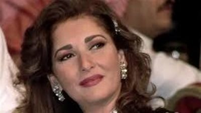 ظهور الفنانة المصرية آثار الحكيم بصورة صاډمة  أصبحت سمينة وملامحها تغيرت 