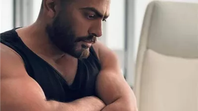  ظهور مفاجئ للفنان تامر حسني