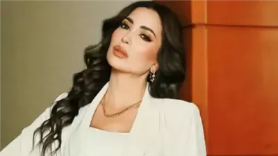 تصدرت الفنانة نسرين طافش خلال الفترة الاخيرة محركات البحث عبر مواقع التواصل الإجتماعي، بعد ان قامت احدى الفنانات السوريات باتهامها بانها كانت السبب في طلاقها من زوجها، مما جعلها تخرج لترد عليها لما تر