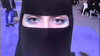 فتاة سعودية أربعينية ترث 26 مليون دولار.. تبحث عن رجل جاد للزواج بها مقابل شرط وحيد.. لن تصدق ما هو