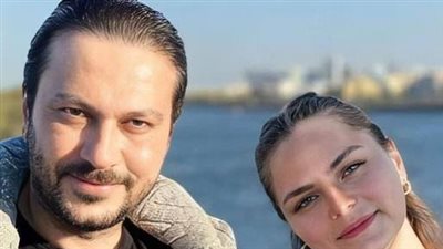 زوجة وائل شرف ټخطف الانظار بجمالها