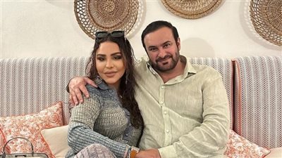 ملاحظة غير متوقعة في صورة أحلام وزوجها.. ما هي؟