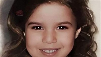 هذه الطفلة أصبحت فنانة شهيرة وزوجها نجم كبير.. خمن من هي؟