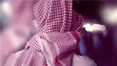 شاب يشتكي 