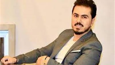 الاعلامي العراقي نزار الفارس يطلب من ملكة جمال غسل وجهها على الهواء ليتاكد من حسنها .. فحدثت المفاجأة ( شاهد الفيديو )