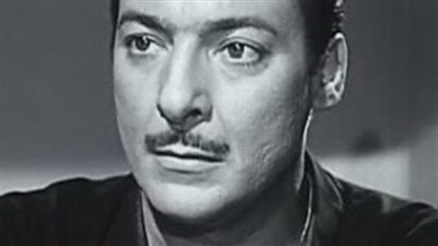 من هي الفنانة التي ركع امامها الفنان رشدي أباظة لنيل رضاها والزواج بها لكنها رفضته؟!.. 