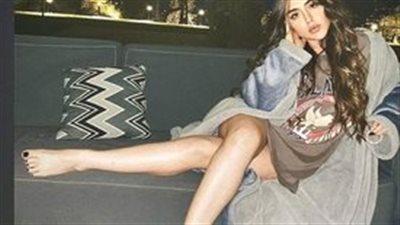 إطلالات چريئة لـ هيا مرعشلي تخطت بها الخطوط الحمراء