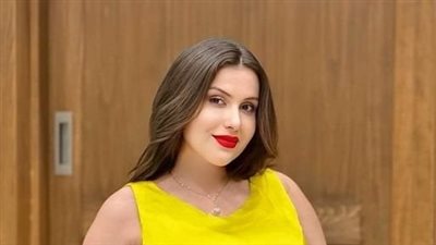 طلبت مني ان اكون عروسه