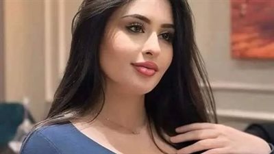 جاري بشوفني وبيعرف كل حاجة عني..