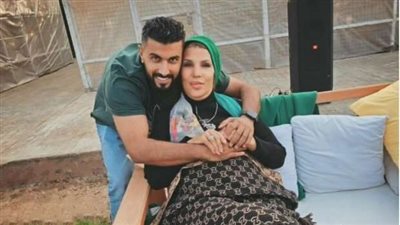 أول تعليق من والدة محمد سامي على قرار اعتزال نجلها