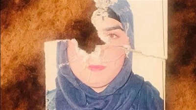 طلبت ترميم صورة قديمة لوالدتها والنتيجة !!