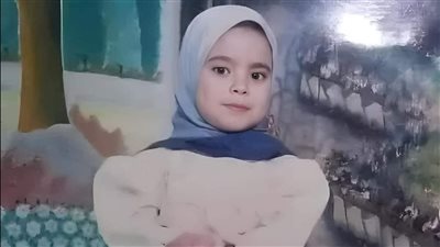 طلبت من رجاله الفوتوشوب حد يشيل الطرحه ويخلي شعري طويل ويضحكني 
