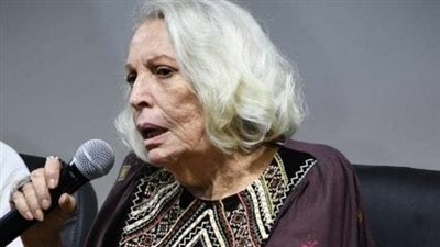 هذه السيدة العچوز كانت من أشهر نجمات مصر وشاركت في بطولة الكثير من الأفلام.. هل تعرفت عليها؟