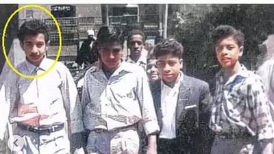 هذا الولد الأنيق تحول لأهم فنان في جيله.. تزوج من فنانة شهيرة وابنته ممثلة شهيرة لم تتزوج!! لن تتخيل من هو!!